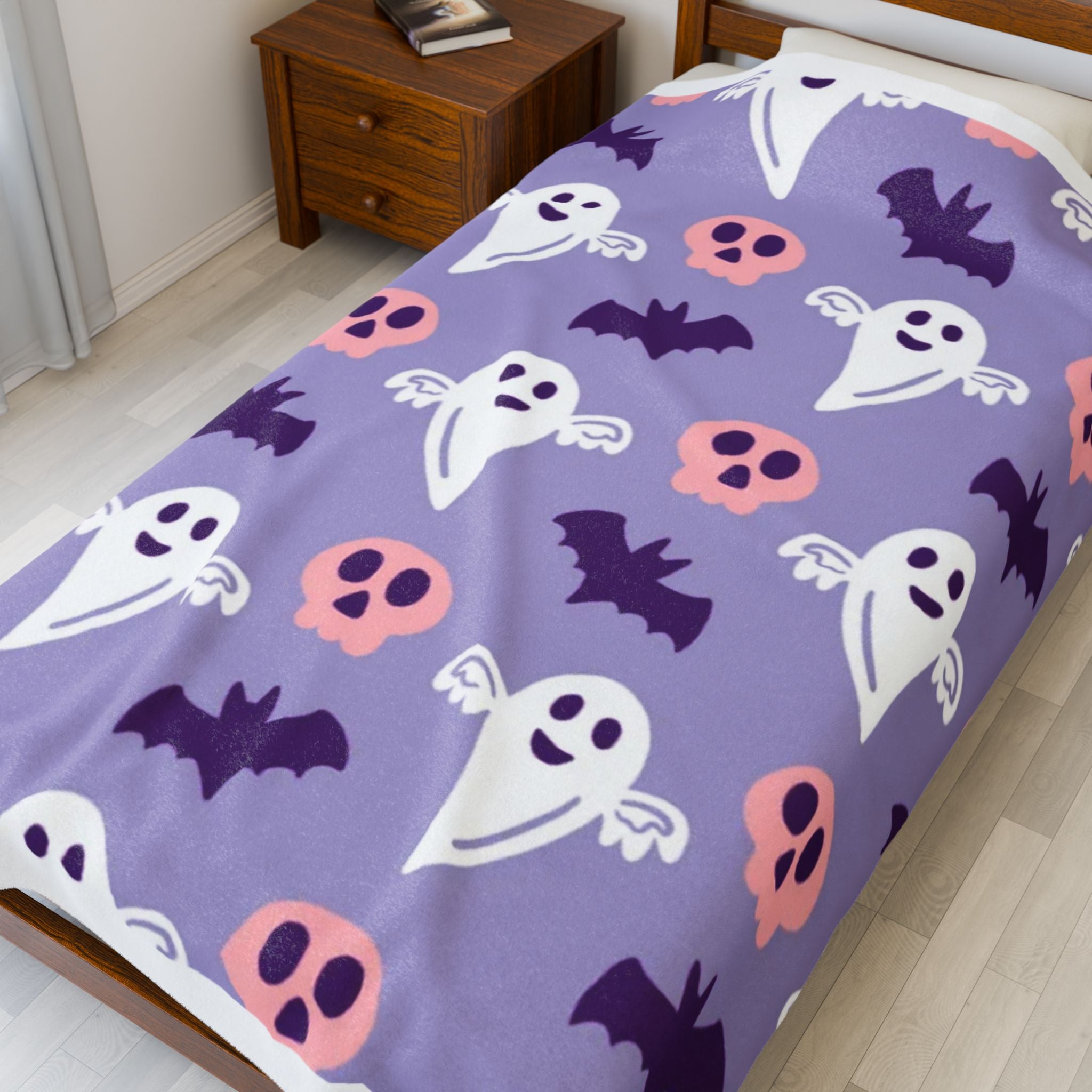 Ghost & Skull Velveteen Plush Blanket | Cozy Halloween Decor, Soft Throw Blanket, Ghostly Gift, Kids Blanket, Spooky Home